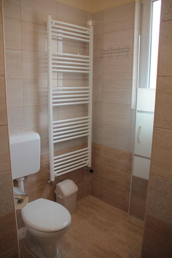 Imola Es Andrea Apartmanhaz 2 Хайдусобосло Экстерьер фото