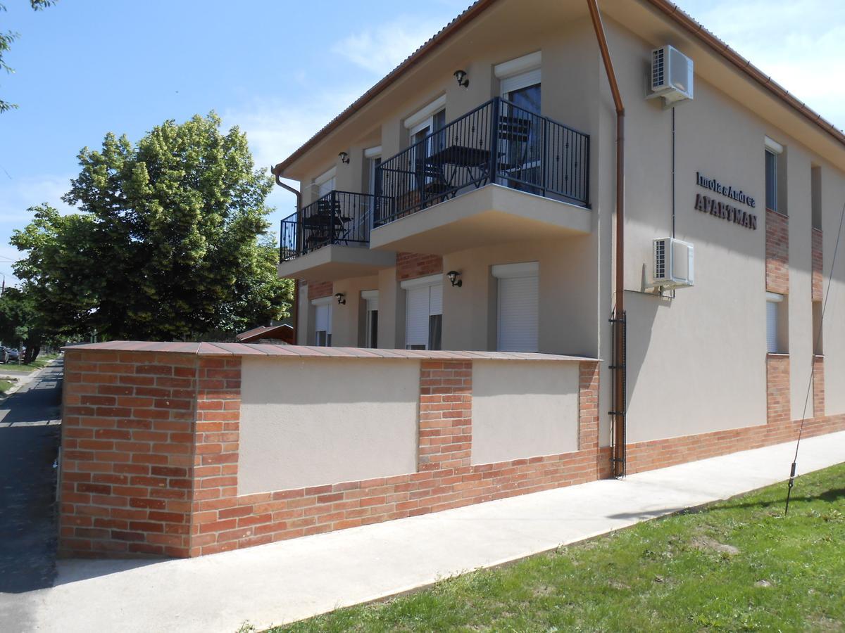Imola Es Andrea Apartmanhaz 2 Хайдусобосло Экстерьер фото